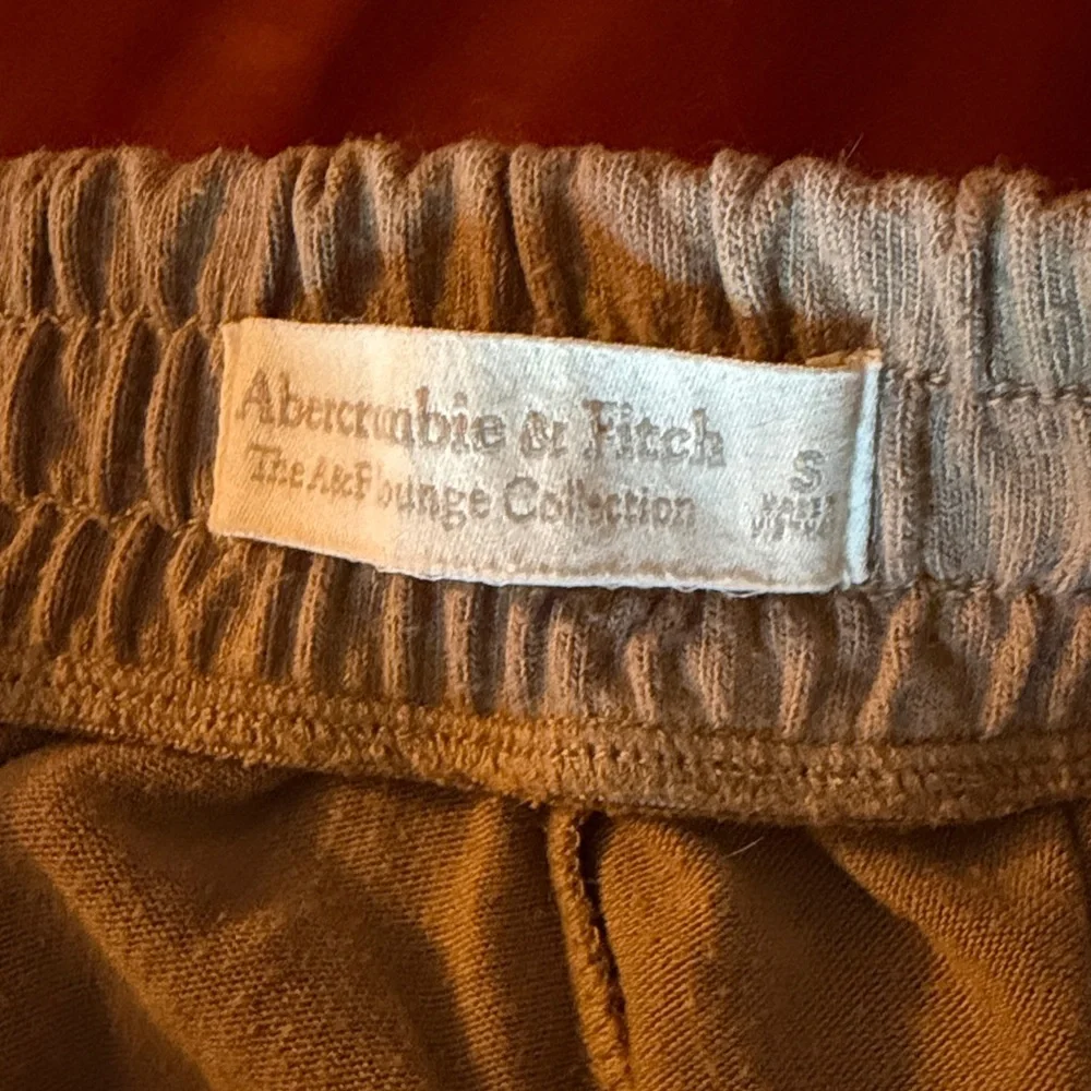 Wide leg cozy Abercrombie pants - Picture 2 of 3